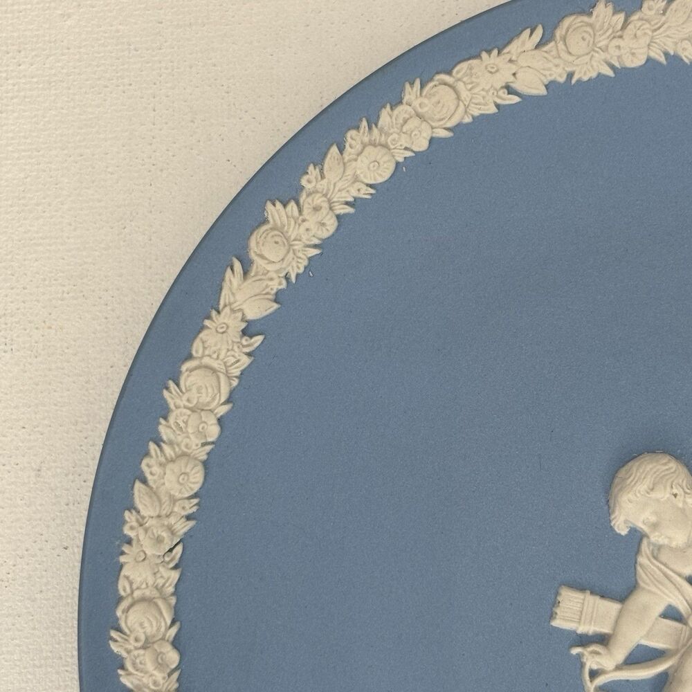 Vintage Wedgwood Blue Jasperware 6.5" Plate - Cupid / Cherub with Bow & Arrow - Picture 6 of 16